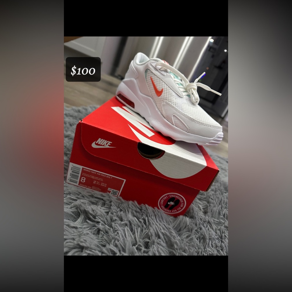 Nike women’s Nike Air Max Bolt